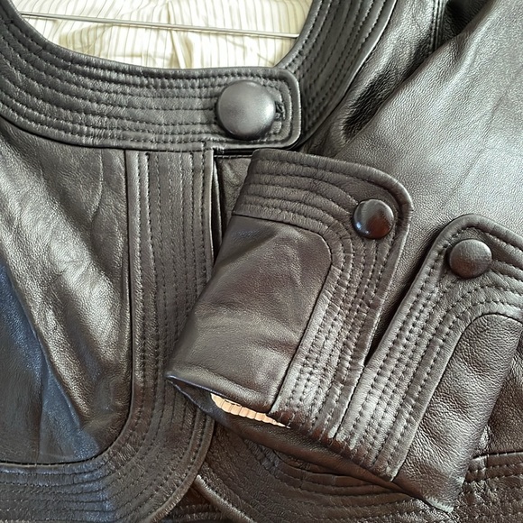 Leather jacket - Picture 3 of 5